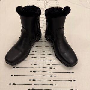 Aqua College Waterproof Black Faux-Fur Lined Ankle Boots with Plush Cuff